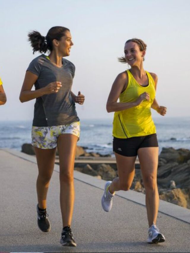 क्यों फिट रहने के लिए रोज 10 हजार कदम चलने के लिए कहा जाता है